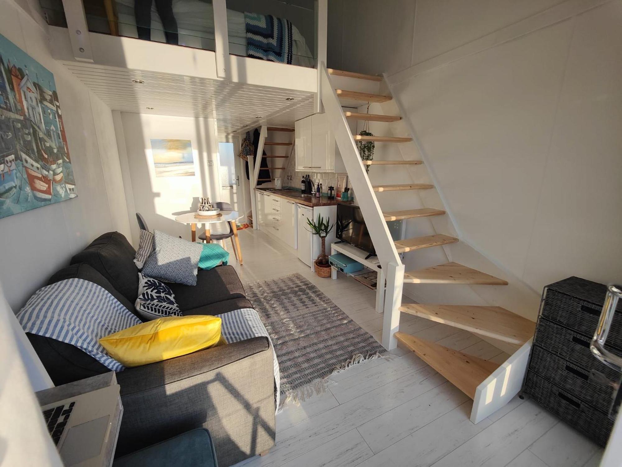 Apartment Tiny Float