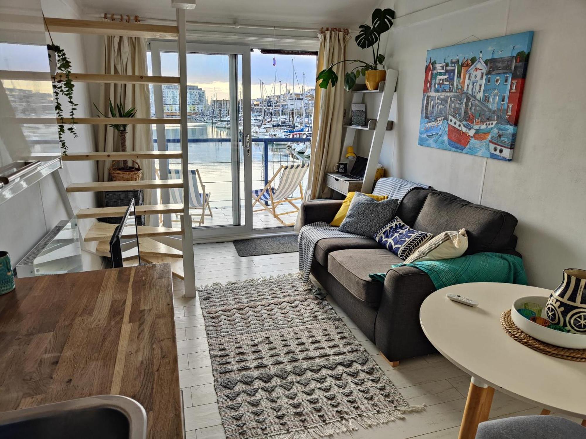 Apartment Tiny Float Brighton